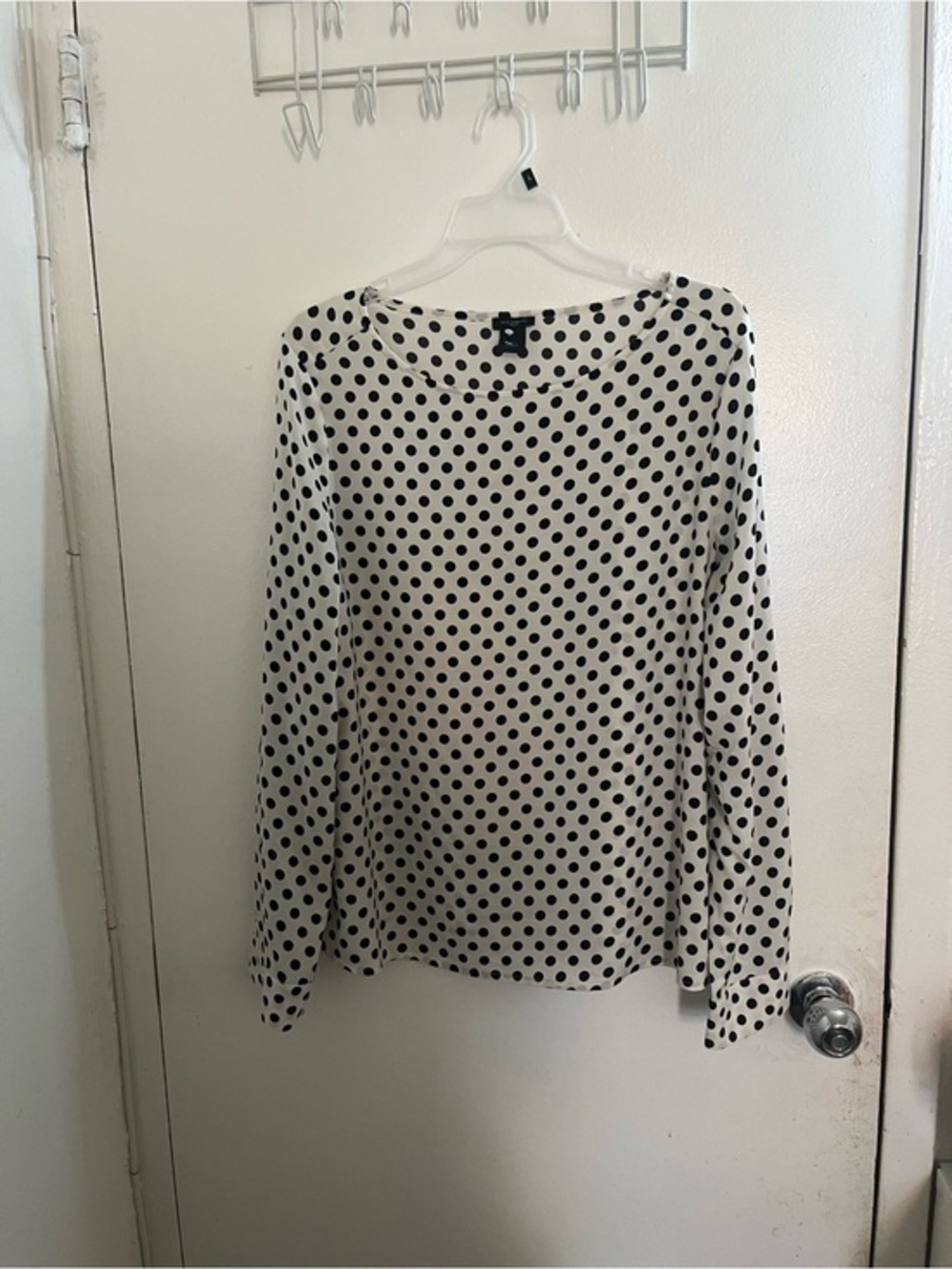 Ann Taylor Black & White Polka Dot Long Sleeve Tee - Picture 1 of 4